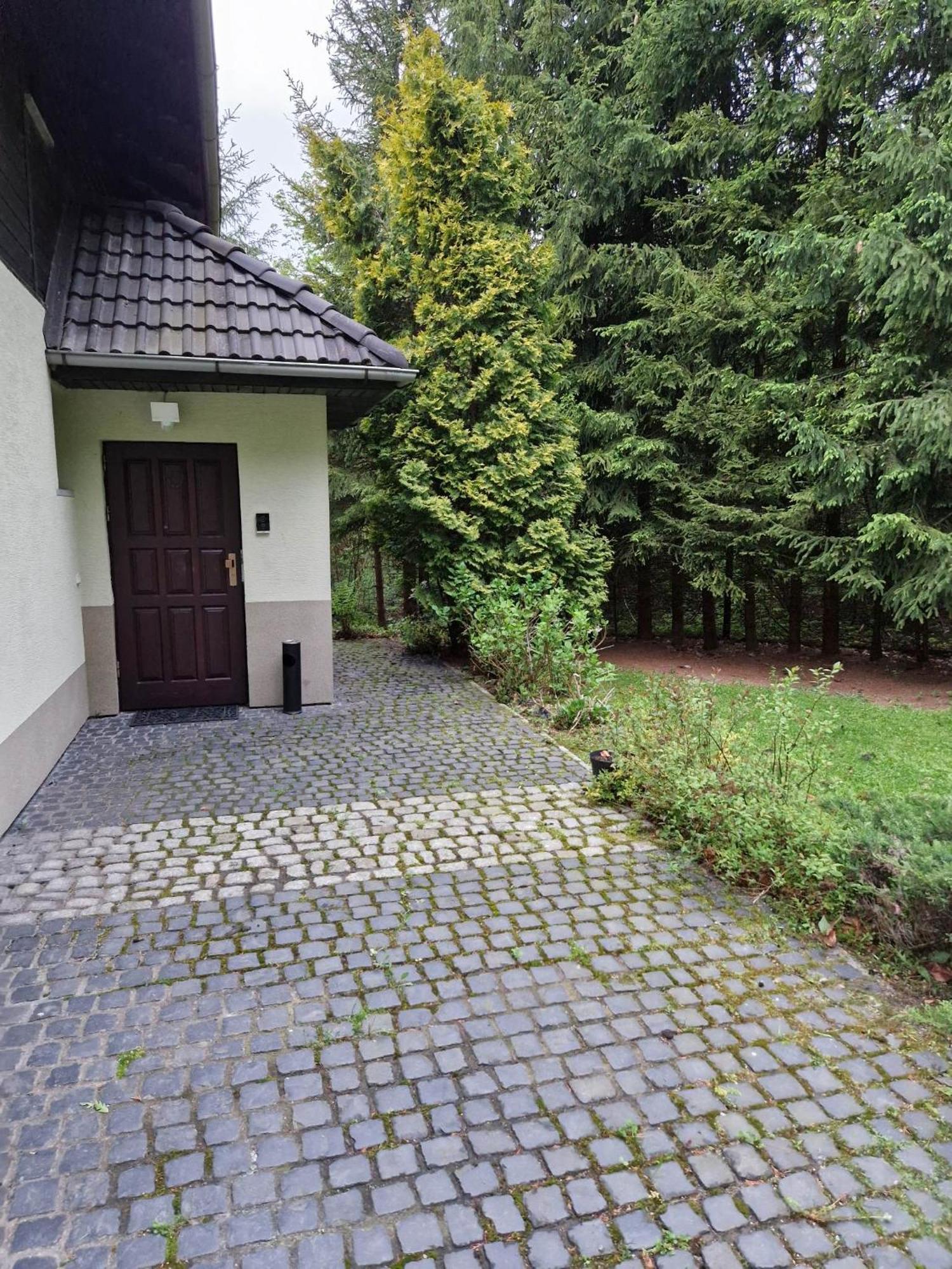 Villa Falsztyn Holiday Home Exteriör bild