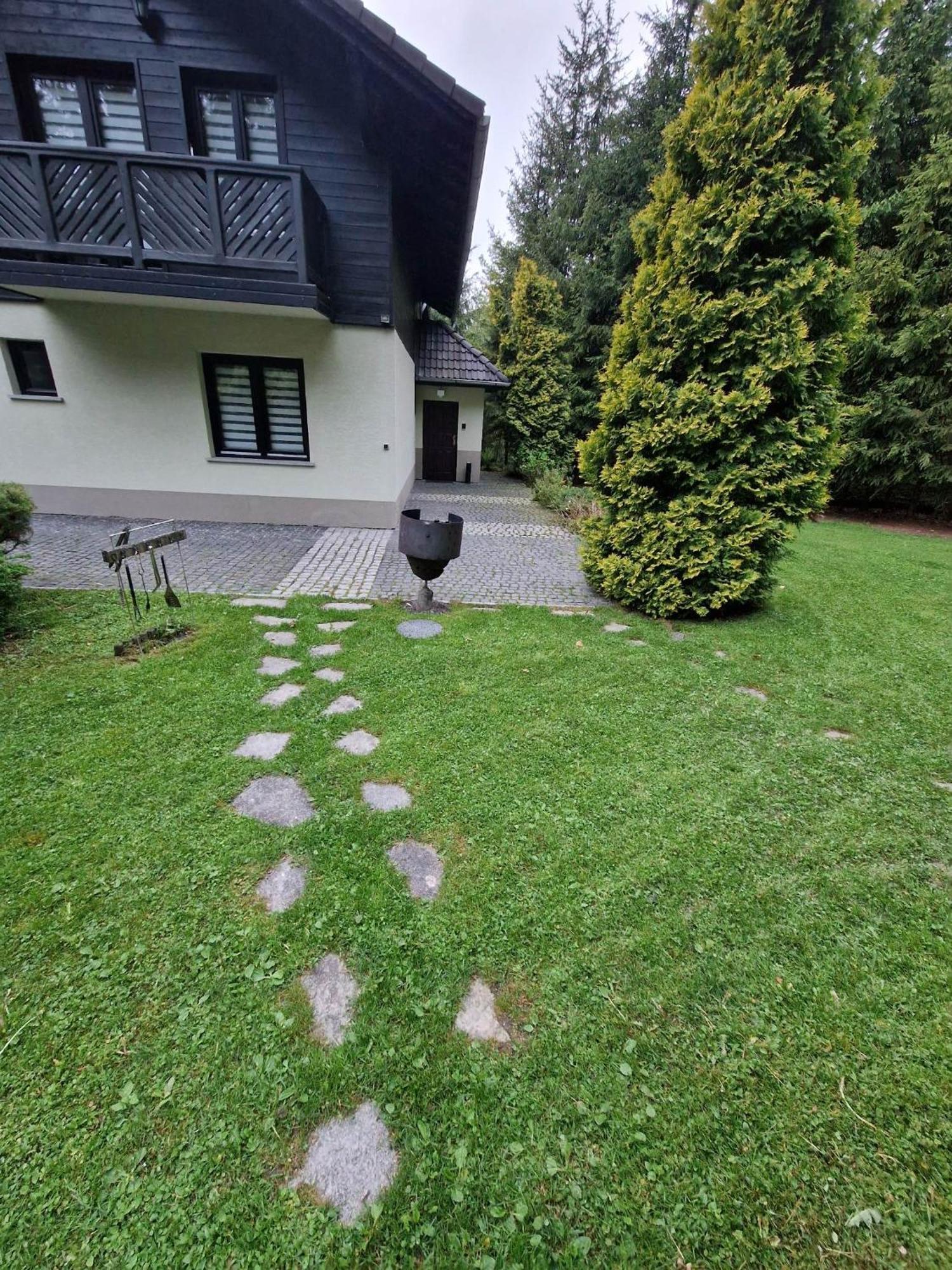 Villa Falsztyn Holiday Home Exteriör bild